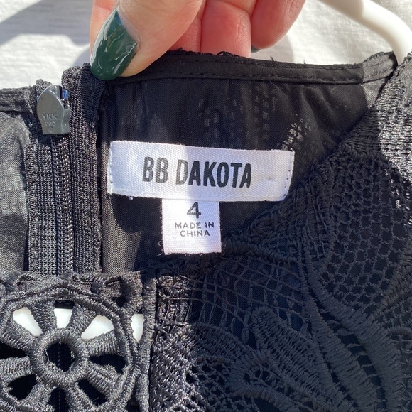 Black lace BB Dakota cocktail dress - Picture 4 of 7